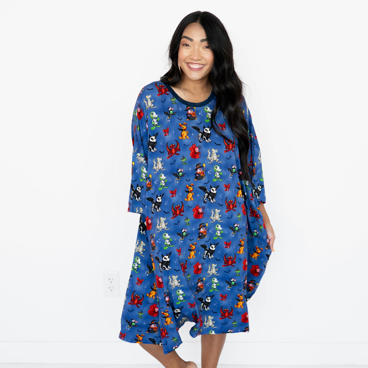 Blue Neopets Halloween print adult mega sleep tee.