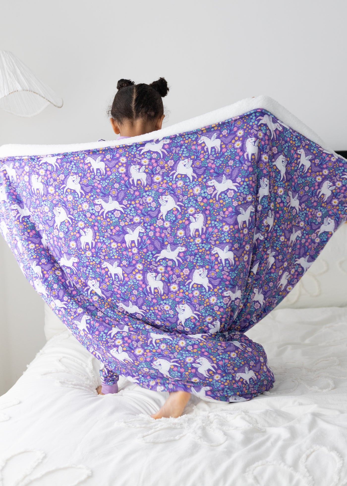 Couch Luxe Plushy - Unicorn - Tencel™ Modal lifestyle image