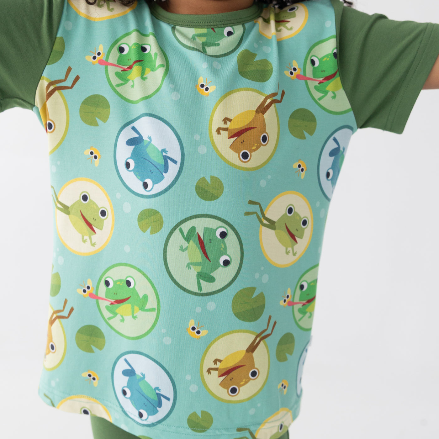 T-shirt and Biker Set - Super Simple™ 5 Little Speckled Frogs - Tencel™ Modal lifestyle image